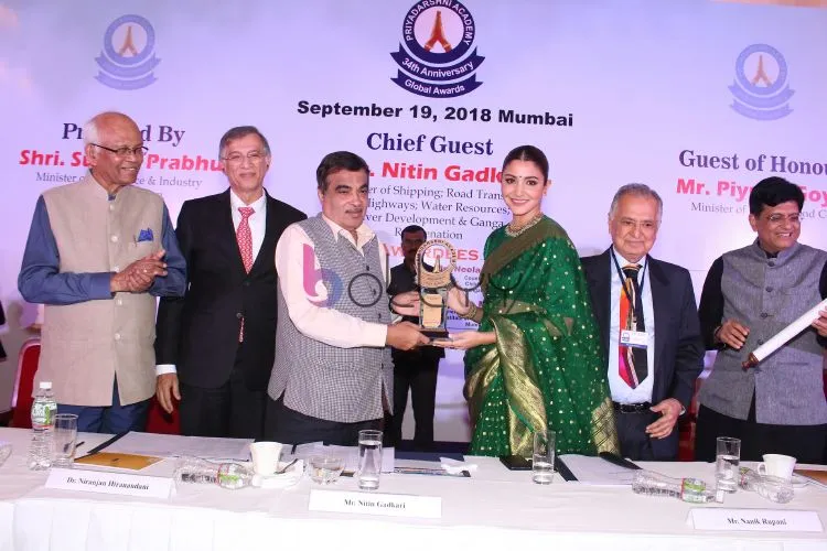 Anushka Sharma Receives the Smita Patil Award from Shri Nitin Gadkari
