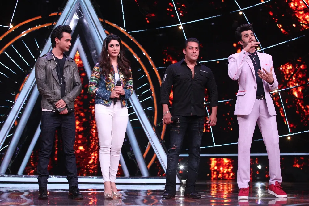 Aayush Sharma, Warina Hussain, Salman Khan and Manish Paul