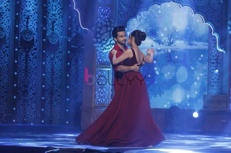 Dheeraj Dhoopar and Shradha Arya performing on the romnatic number 'Ishq Wala Love' 