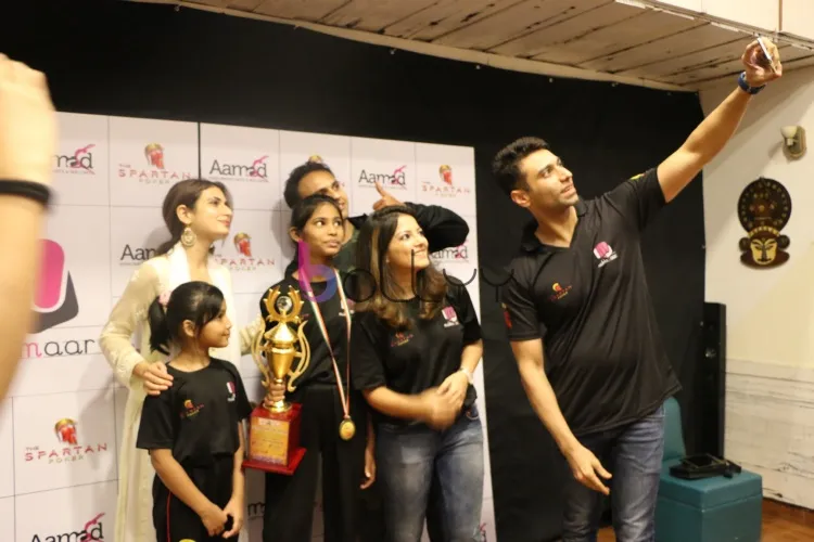 Fatima Shaikh along with Ishita Sharma and Amin Rozani take a selfie with the MukkaMaar girls