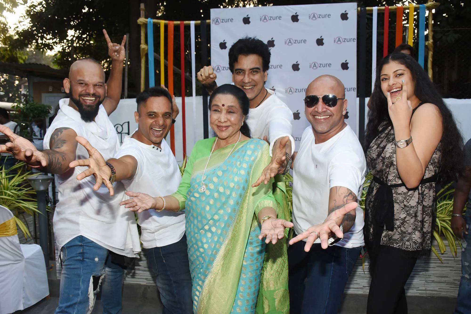 A Band Of Boys - Karan - Chintoo - Sherrin - Danny with Asha Bhosle