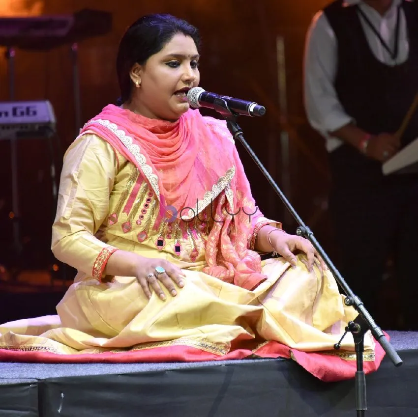 Nooran Sisters