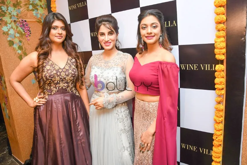  Roopanshi Bhatt with Smita Gondkar and Darshita Bhatt