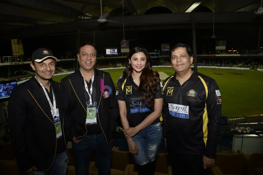 Daisy Shah with Kerala Kings