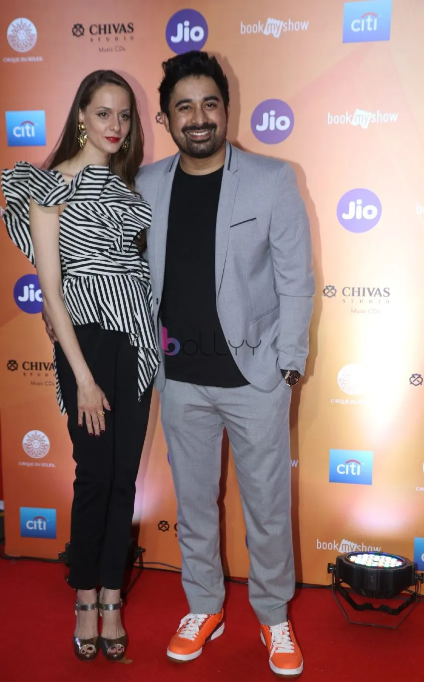  VJ Rannvijay Singha with wife Priyanka Vora