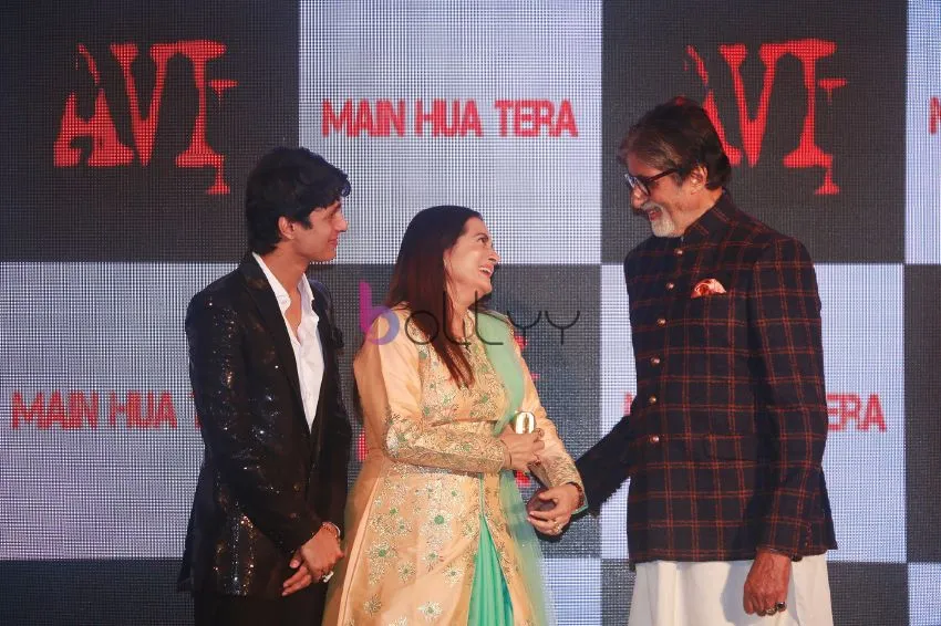 Avitesh Shrivastava, Vijayta Pandit Shrivastava and Amitabh Bachchan 