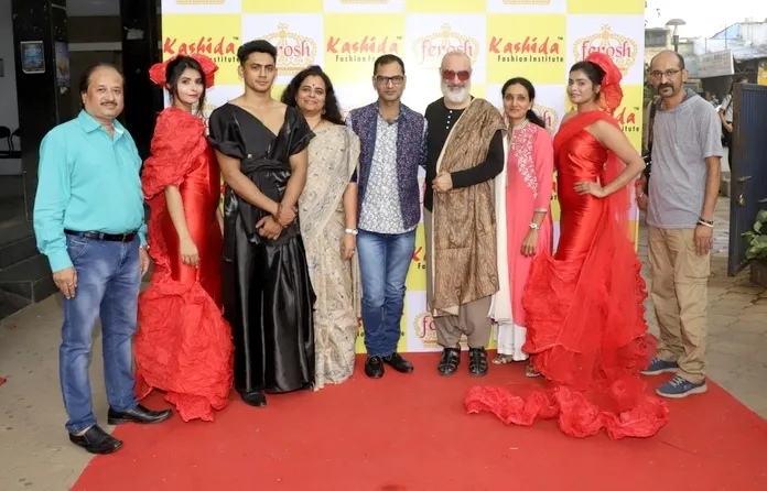 Ramakant Munde, Mrs Trupti Davda, Harry Verma, Bollywood Designer Mr. Kawaljit Singh, Kabir And Models