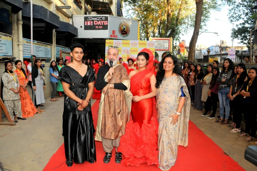 Mr. Kawaljit Singh, Mrs Trupti Davda and Models