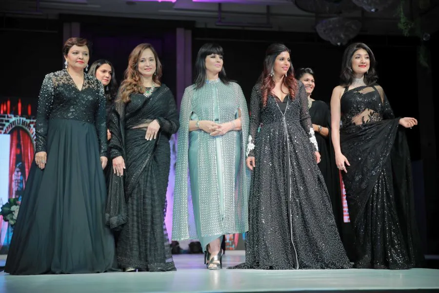 Designer Neeta Lulla along with the doctors and Ms. Smita Thackeray