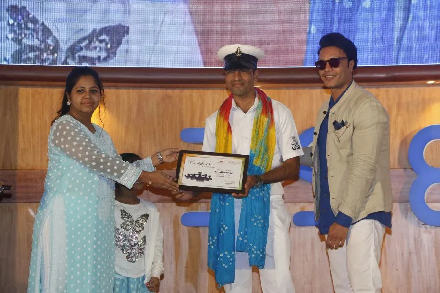  Rizwwan Sikander with 'Awards Zindagi Ke' awardee Sushil Kumar 
