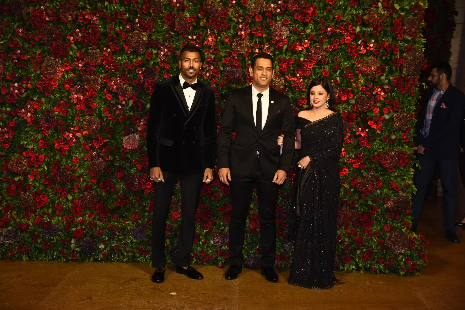 Hardika Pandya, MS Dhoni, Sakshi Tanwar