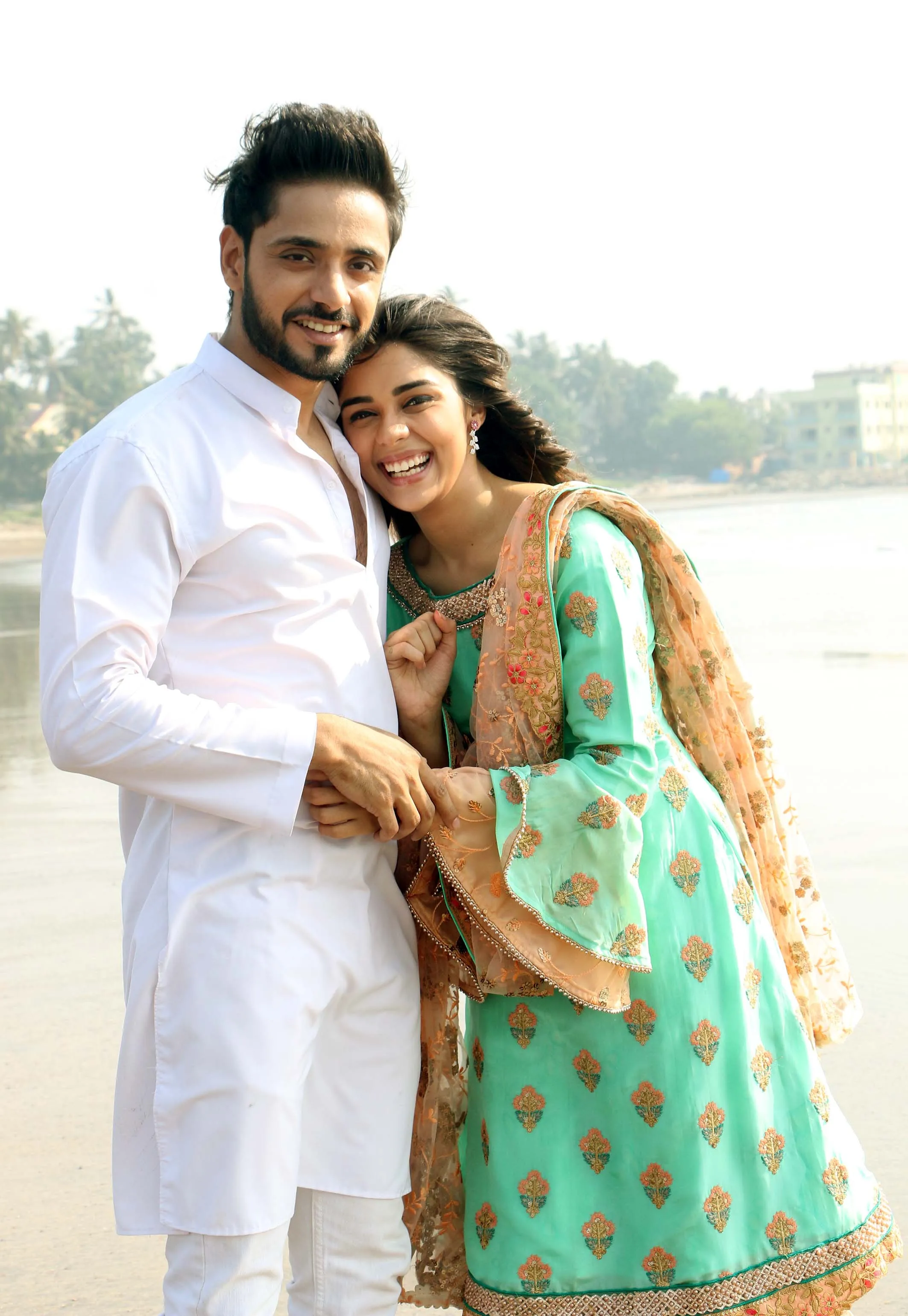 Adnan Khan, Eisha Singh