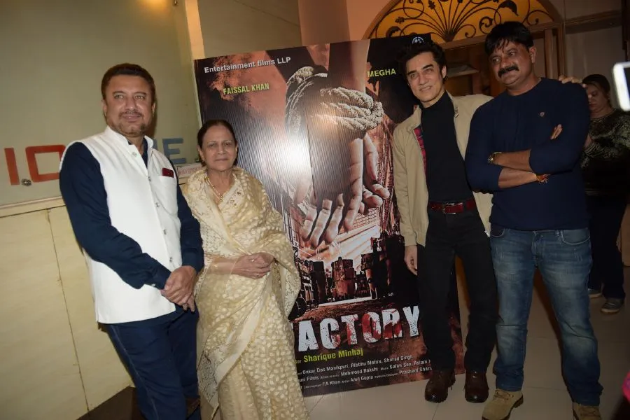 Sharique Minraj, Zeenat Hussain, Faissal Khan with Sharad Singh 