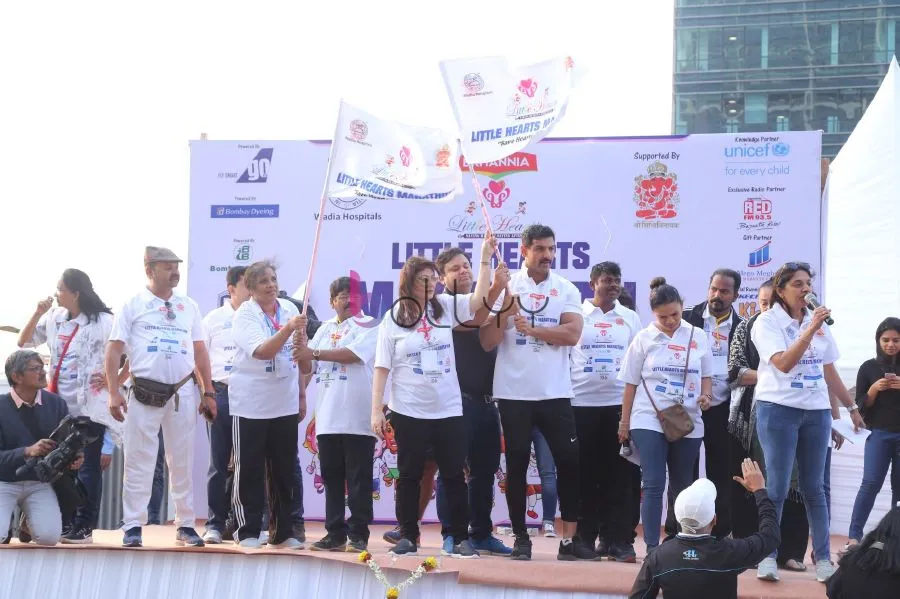 John Abraham And Ms Minnie Bodhanwala Flags Off Marathon