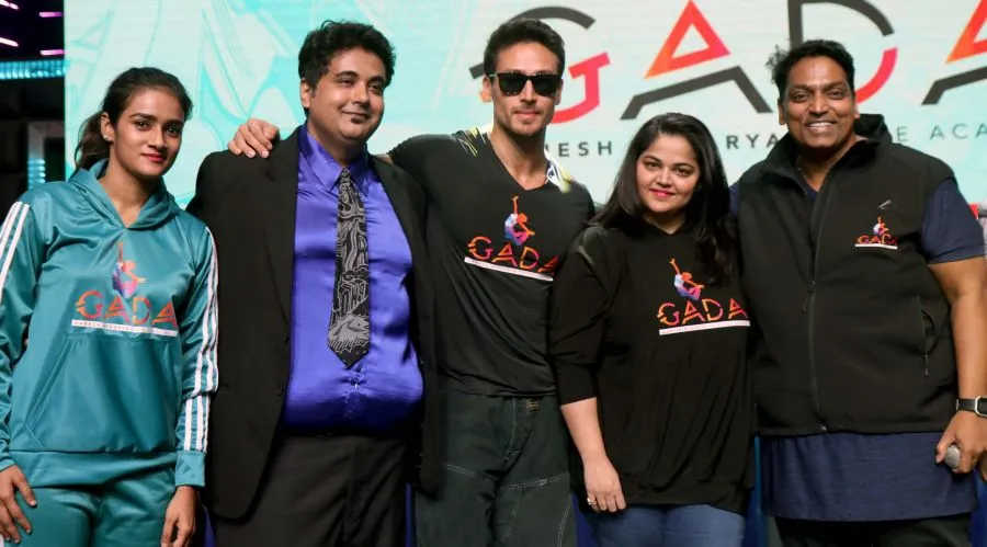 Diksha Nagpal, Nitin Arora, Tiger Shroff, Vidhi, Ganesh Acharya