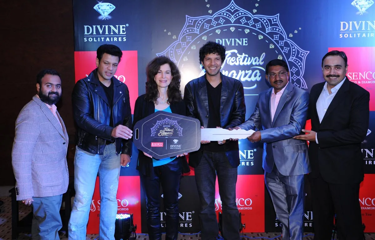 Ayaan Ali Bangash, Amaan Ali Bangash, Sharon Isbin, Suvankar Sen, Hemang Nensee, Presenting The-Car Key To The Winner Subrata Sah