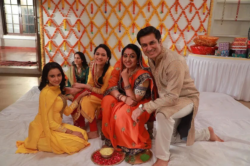 Randeep Has A Haldi Wali Holi Moment On The Sets Of Yeh Un Dinon Ki Baat Hai