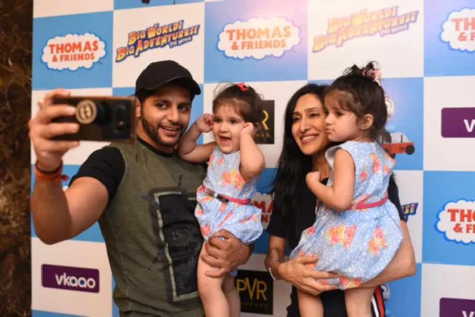 Karanvir Bohra and Teejay Sidhu with Vienna and Bella