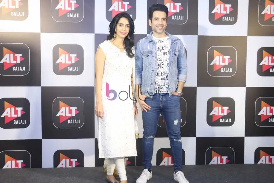 Tusshar Kapoor and Mallika Sherawat 