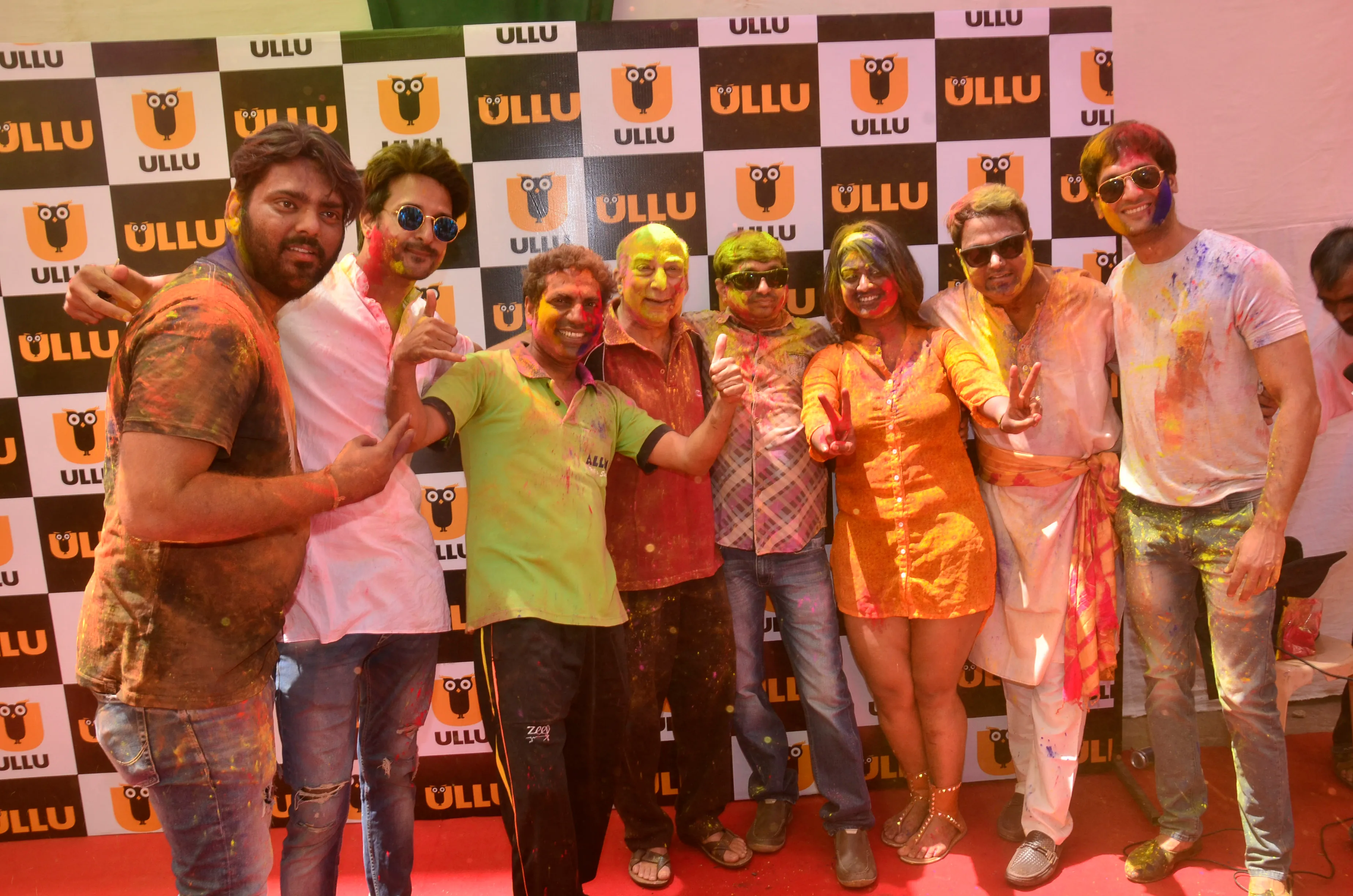 Ullu celebrated a grand Holi Bash