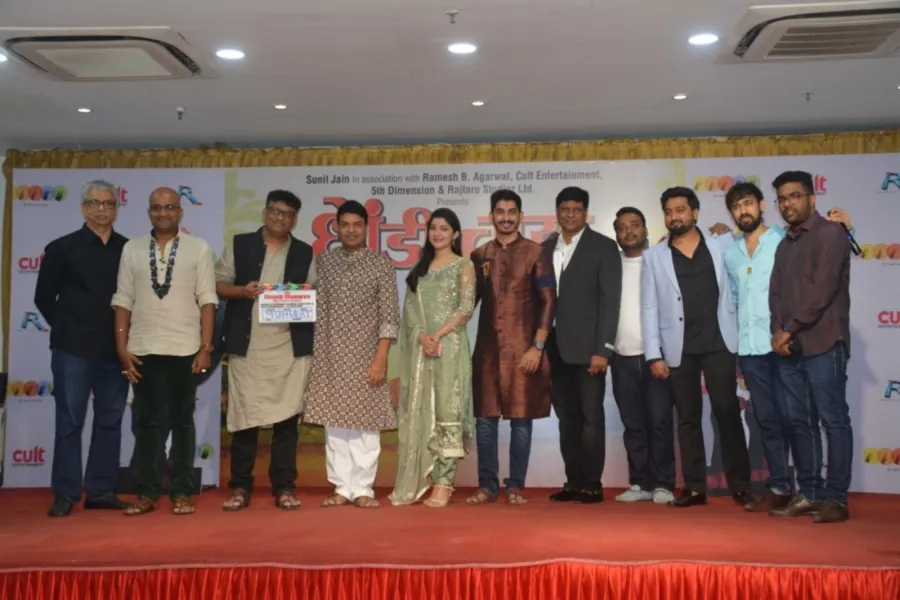 Aditya Shastri, Vaibhav Mangle, Dir Dnyanesh Bhalekar, Bharat Jadhav, Sayli Patil,Nikhil Chavan, Sunil Jain, Aditya Joshi, Alok Thakur, Saurabh Durgesh