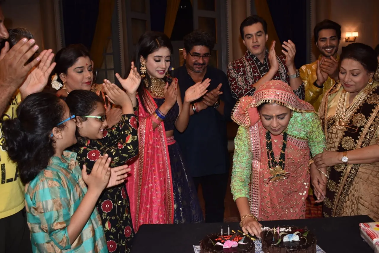Yeh Rishta Kya Kehlata Hai Team Celebrate Medha Jambotkar's Birthday