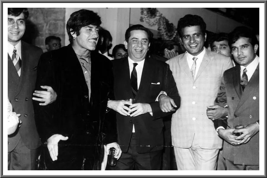 Rajendra Kumar, Raaj Kumar, Raj Kapoor, Manoj Kumar with Super Star Rajesh Khanna