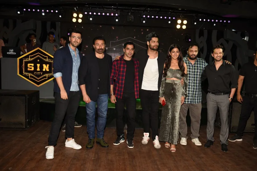 Karanvir Sharma, Sunny Deol, Tony Dsouza, Karan Kapadia, Ishita Dutta, Behzad Khambata, Vatsal Sheth