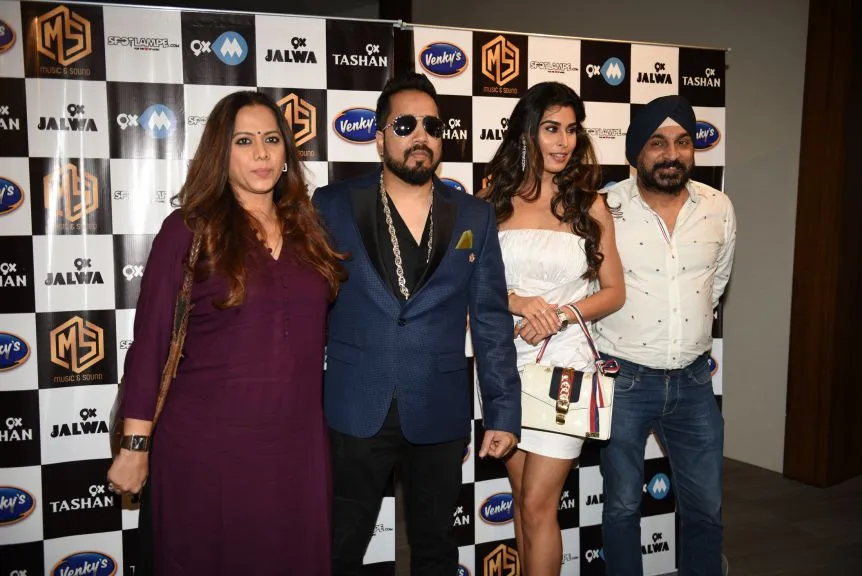 Rajitta Hemwaani, Mika Singh, Aarti Khetarpal, and Raj Suri