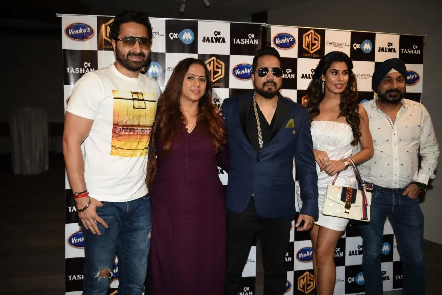 DJ Khushi, Rajitta Hemwaani, Mika SIngh, Aarti Khetarpal, Raj Suri 