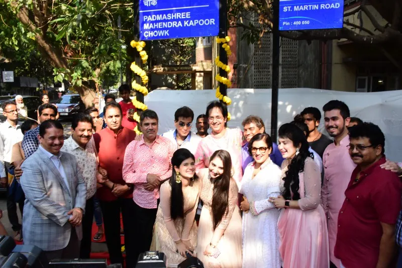 Dr.Pai, Udit Narayan, Anil Deshmukh, Suresh Wadkar, Jeetendra, Ruhan Kapoor, Johnny Lever, Madhushree, Sidhant Kapoor, Robby Badal, Rishita Bahri, Nikhita Kapoor