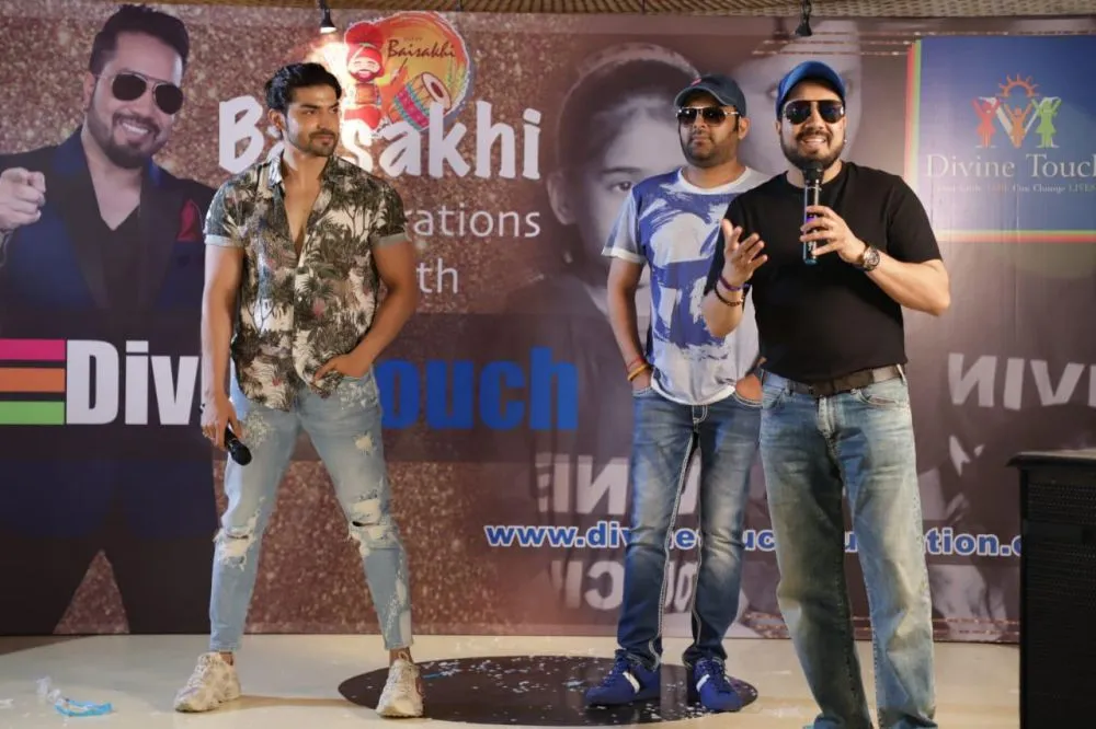 Gurmeet Choudhary, Kapil Sharma and Mika Singh