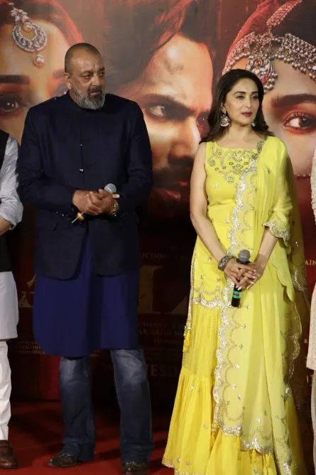 Sanjay Dutt, Madhuri Dixit