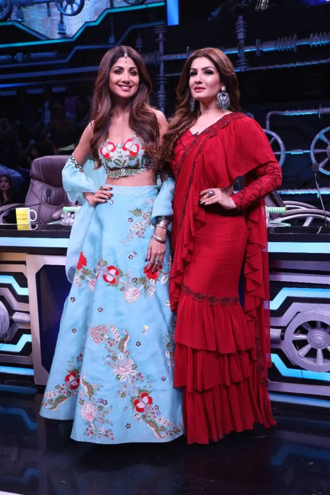 Shilpa Shetty with Guest Judge Raveena Tandon 