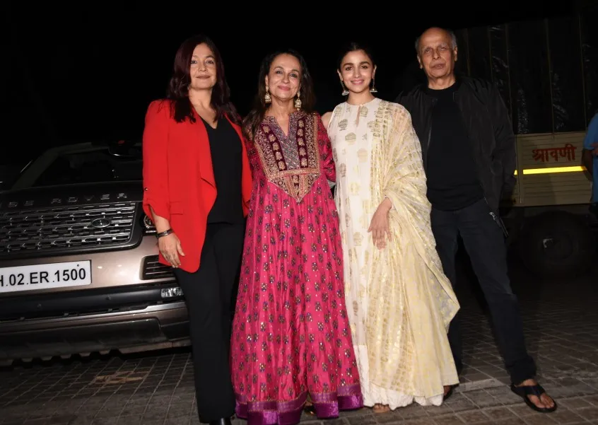 Pooja Bhatt, Soni Razdan, Alia Bhatt and Mahesh Bhatt