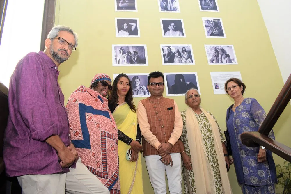Shirish Shete, Zakira Shaikh, Daulat B Khan, Draneel Kashi Murarka, Dr. Lalitha Vaidyanathan, Megha Patil T Veteran Media Photographer Shirish Shete's Show Scarface On Acid Attack Victims