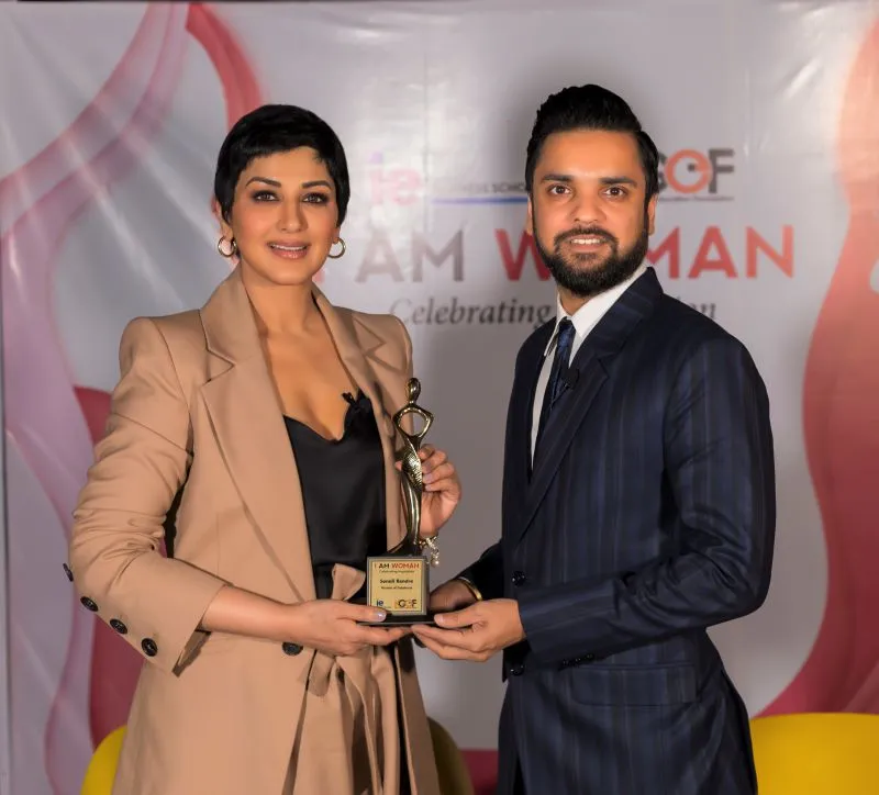 Sonali Bendre Receives The I Am Woman Award 2019 Instituted By Educationist Karan Gupta