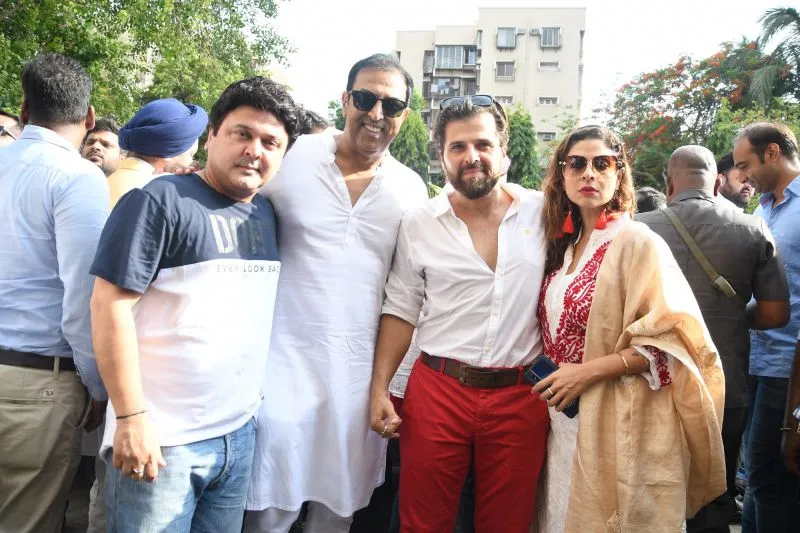 Ali Asgar with Vindu Dara Singh, Bhaktiyaar and Tanaz Irani 