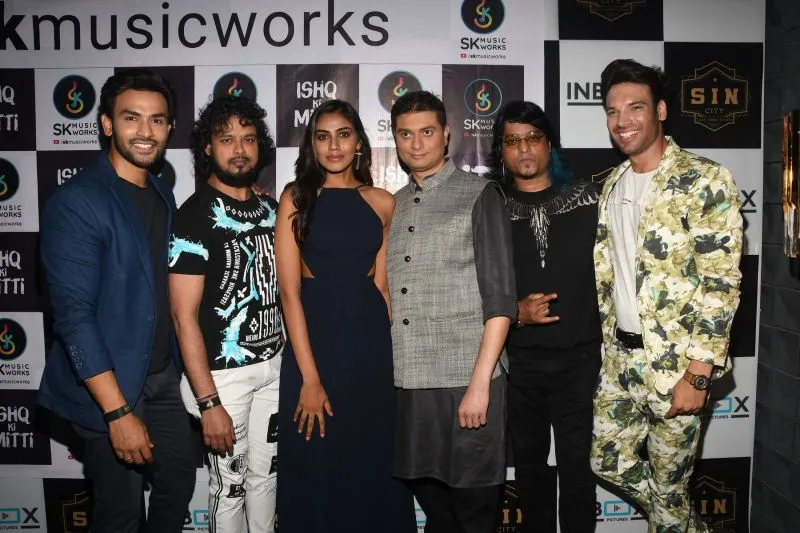 Naman Shaw, Raja Hassan, Apeksha Porval, Siddharth Kasyap, Aziz Zee, Vikas Verma 