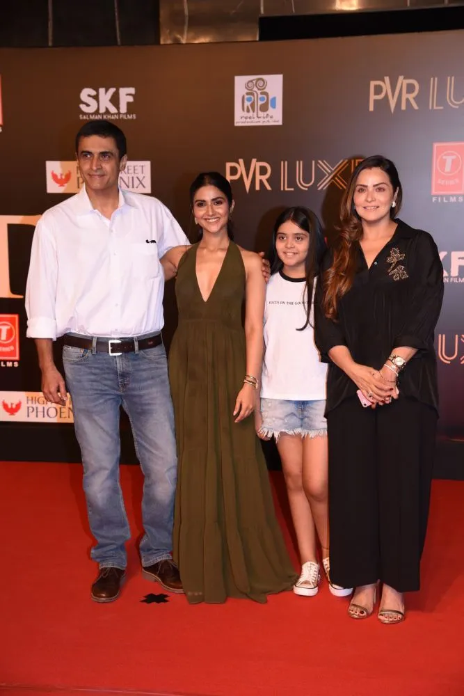 Mohnish Bahl, Pranutan Bahl