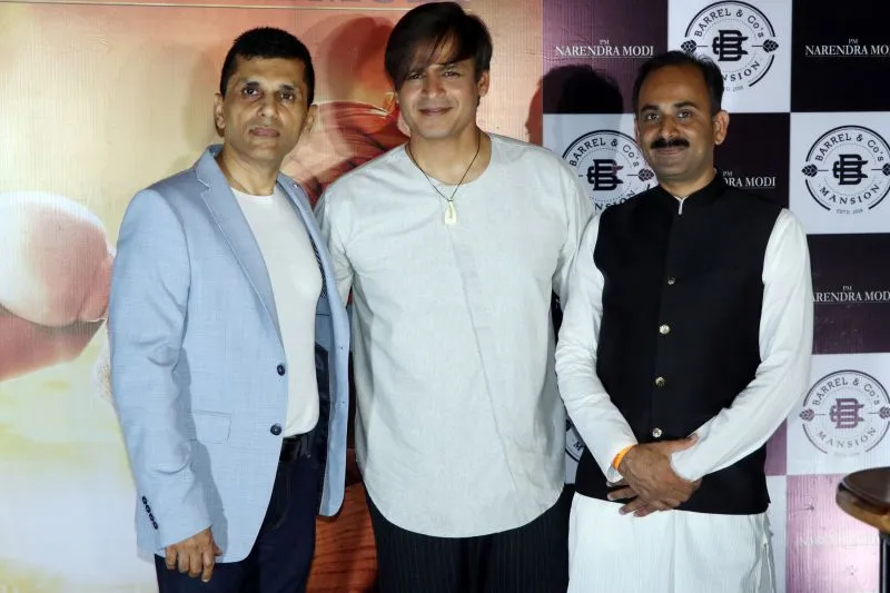 Anand Pandit, Vivek Oberoi