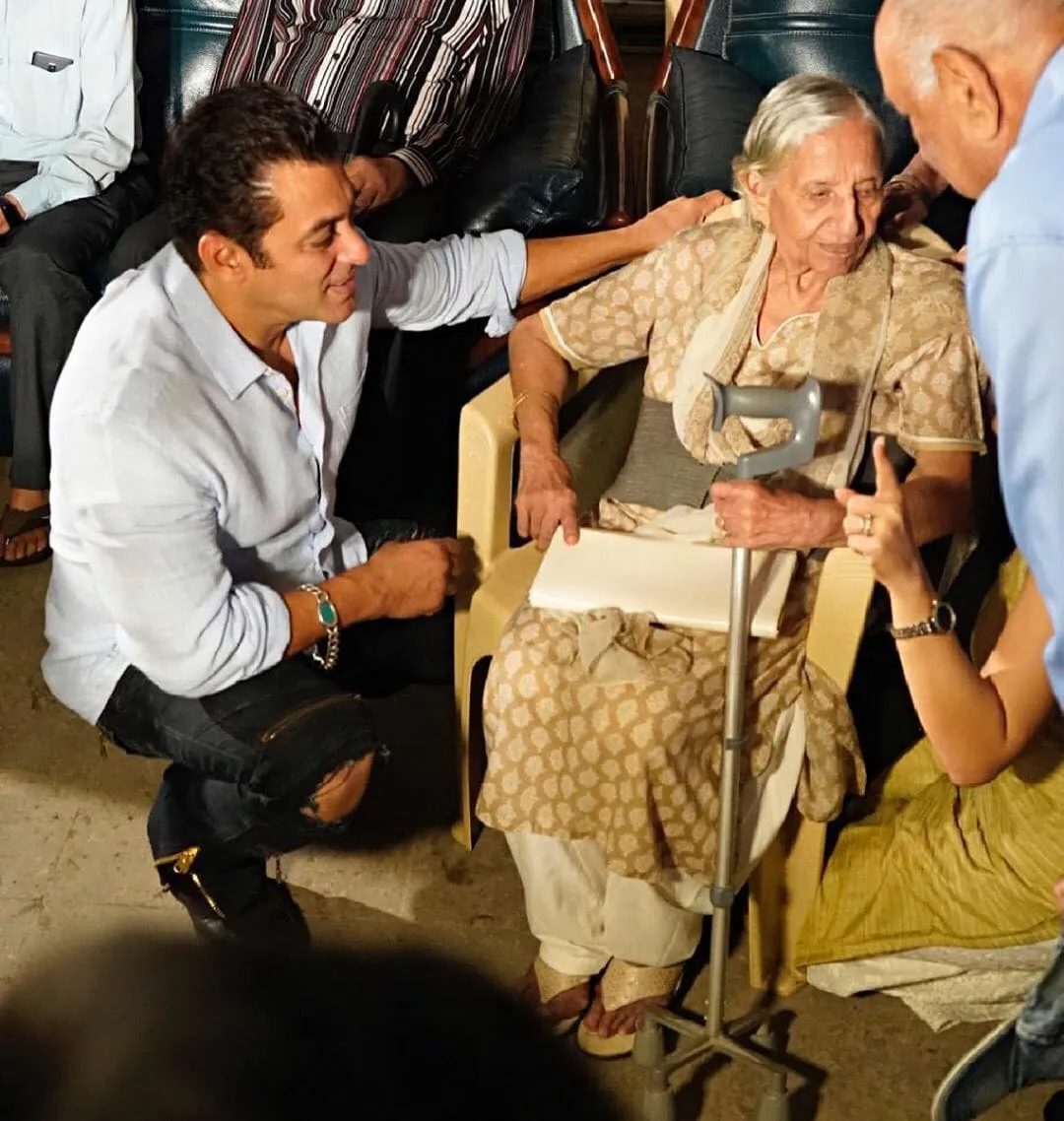 Salman Khan And Katrina Kaif Meet Civilians Who Witnessed India-Pakistan Partition