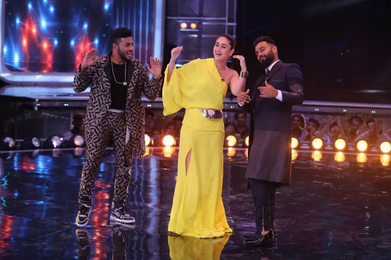 Judges Raftaar,Kareena Kapoor Khan and Bosco grooving to iconic song Mauja Hi Mauja on sets of Dance India Dance