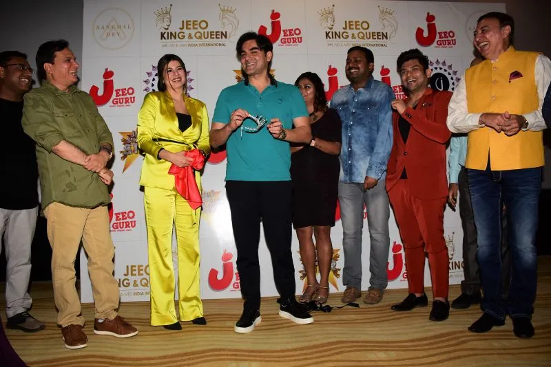 Lalit Pandit, Kainaat Arora, Arbaaz Khan, Sukanya Gupta, Soumyajit Ganguly, Aneek Dhar & Anang Desai