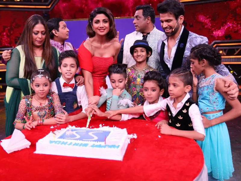 Shilpa Shetty celebrating birthday with Super Dancer contestants and judges