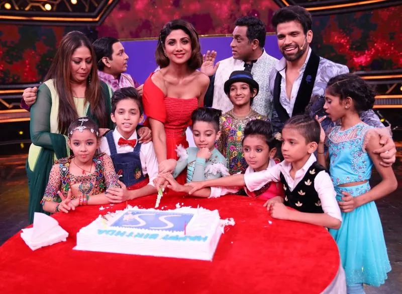 Shilpa Shetty celebrating birthday with Super Dancer contestants and judges