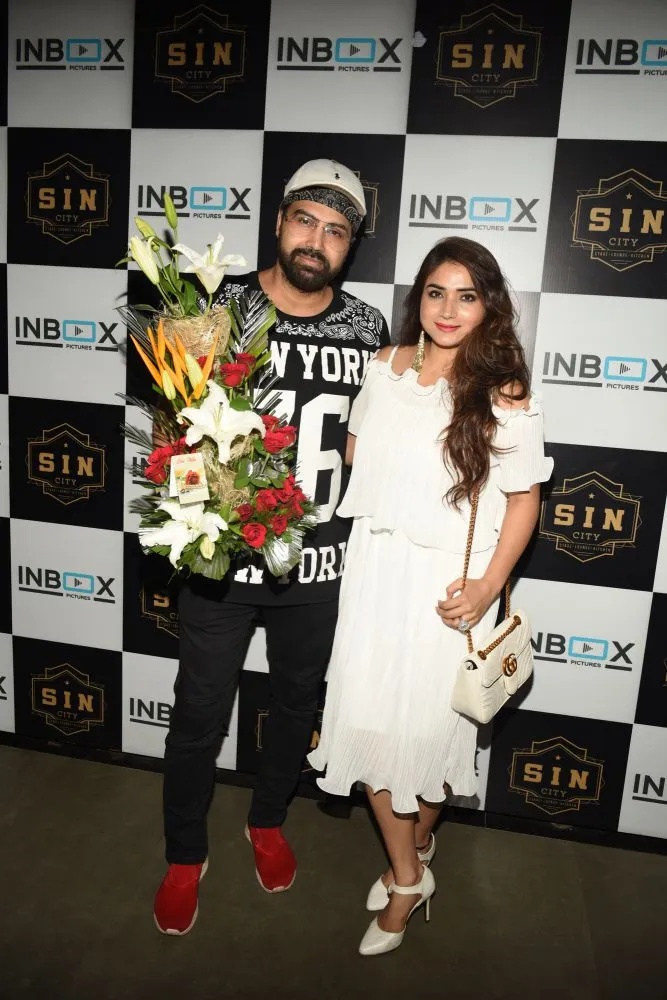 Sujoy Mukherjee with wife 