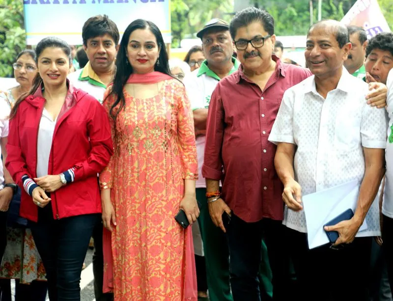 Bhagyashree, Anurag Pandey,Padmini Kolhapure,Ashok Pandit and Ajay Kaul_