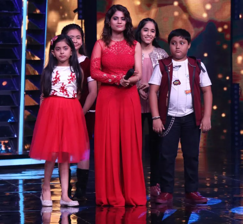 Captain Jyotica Tangri with his team Sattwik Das, Guntaas, Arohi Roy and Shekinah Mukhiya on Superstar Singer 