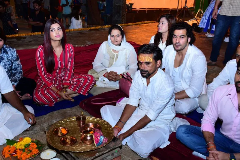 Vighnaharta Ganesh Completes 500 Episodes, Cast Celebrates Ganpati Pooja 